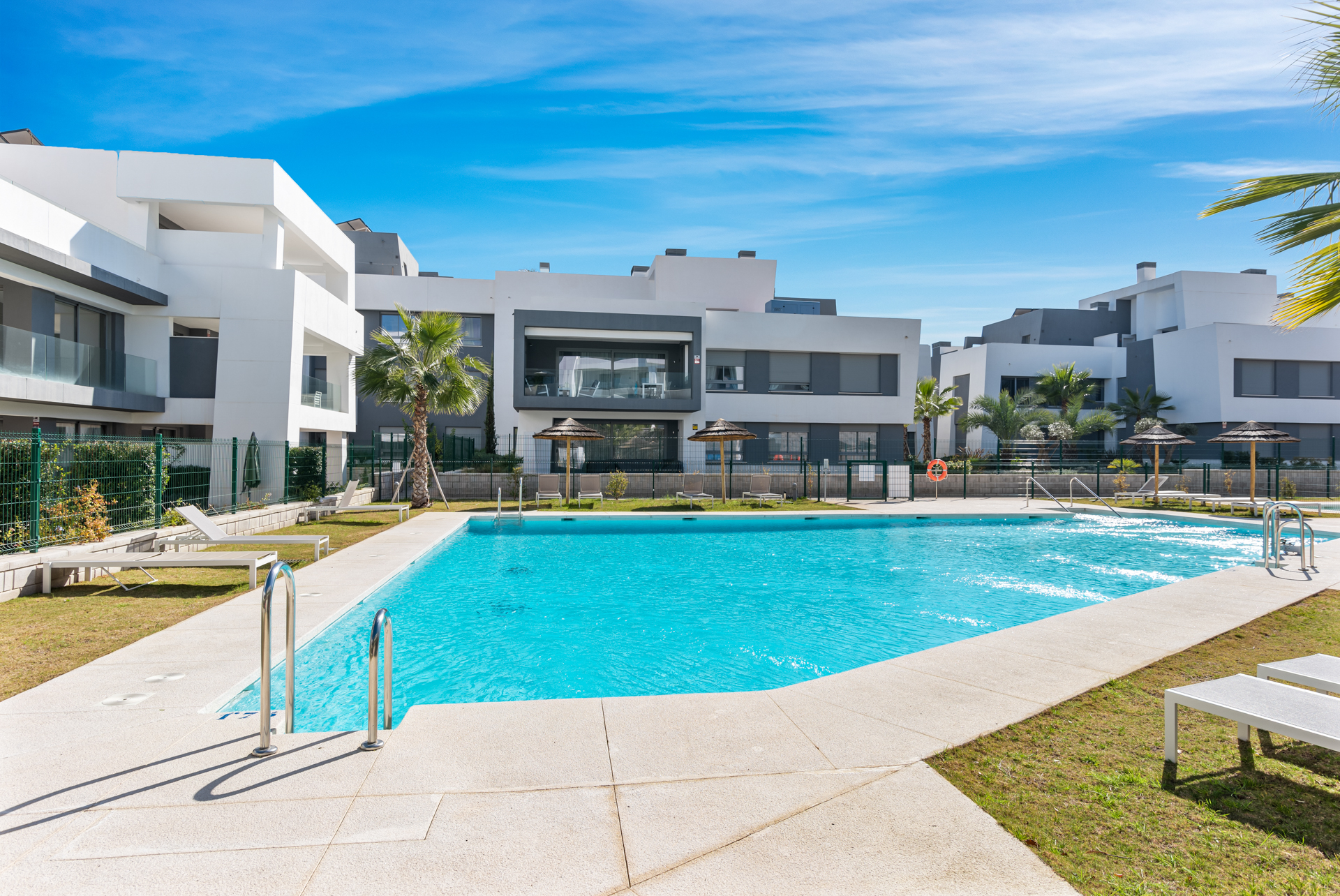 Communal pool — exterior