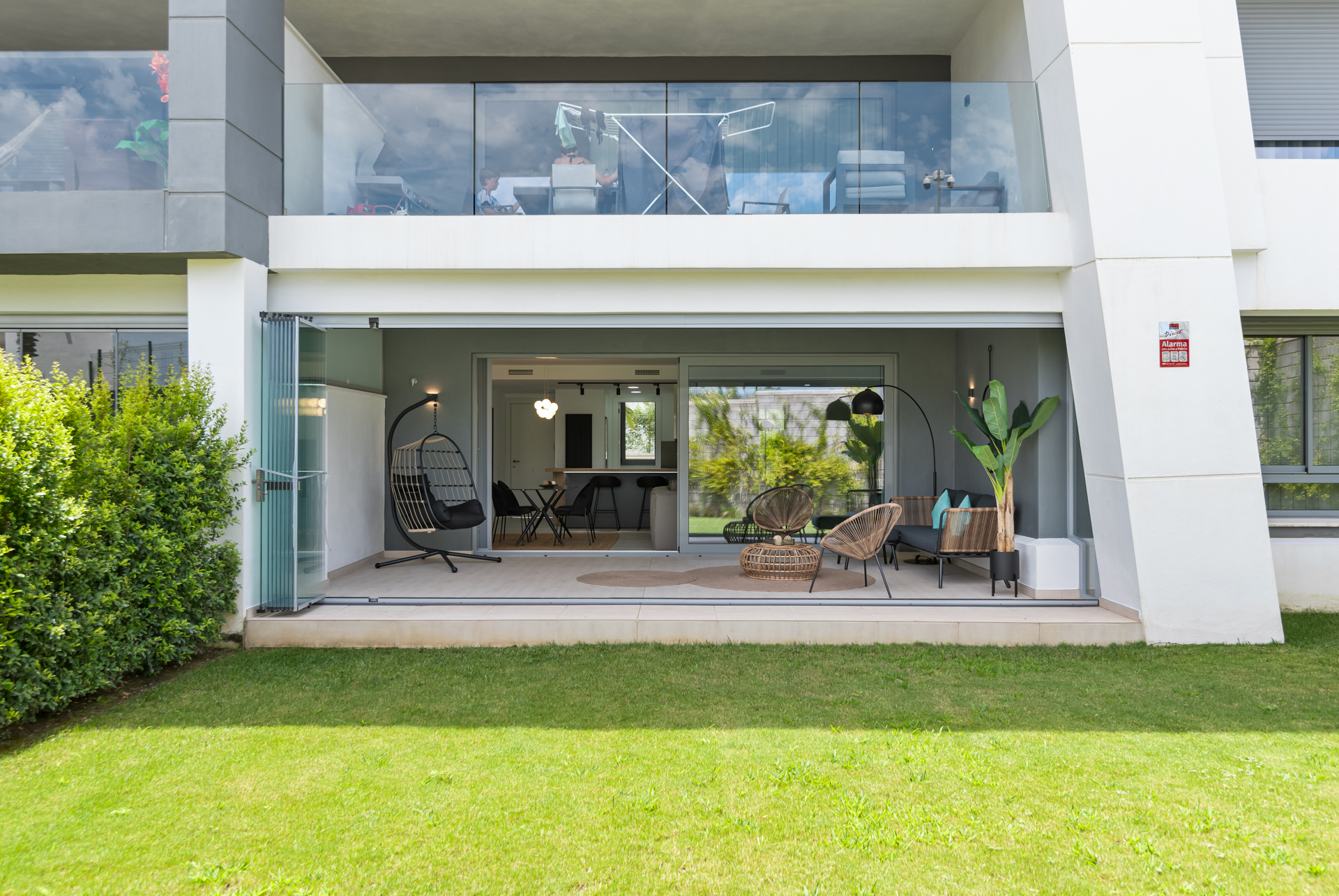Private garden & terrace